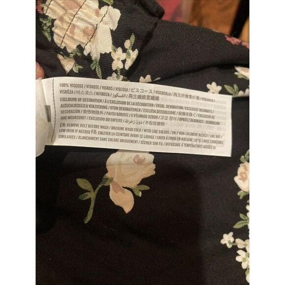 Hollister Women's Wide-Cut Paper-Bag Pants in Black Floral Size XS Elastic Waist - Picture 6 of 6